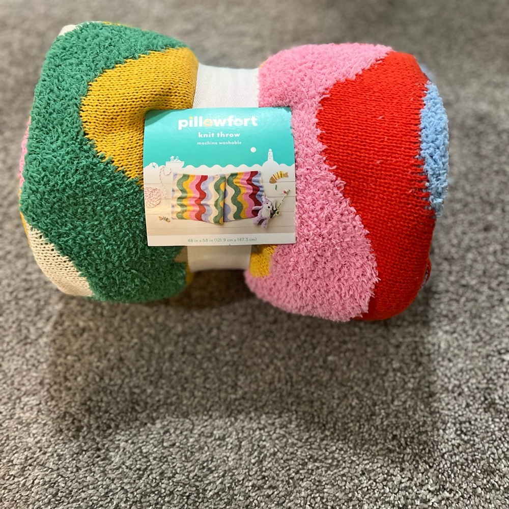Pillowfort Colorful Knit Throw Blanket